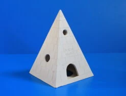 Pyramide Weiß Aus Ton- Brut- Oder Versteckplätze